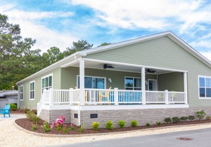 Beautiful home steps from waterfront, private beach, pools, pet friendly!