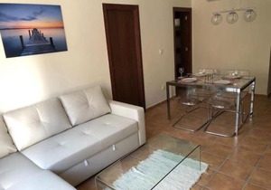 Beautiful Modern Apartment second line to the beach