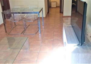 Beautiful Modern Apartment second line to the beach