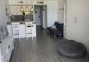 Beautiful Modern Studio, recently remodeled, new to the market, Summer Sea 405