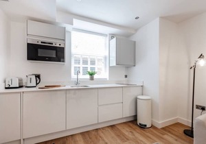 Beautiful new Grosvenor Street Apartment
