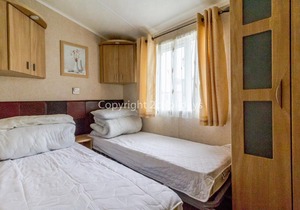 Beautiful, pet friendly caravan by the beach in Suffolk ref 40126ND