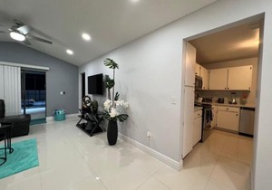 Beautiful pool home 20 minutes from Disney!