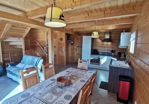 Beautiful recent chalet sleeps 8 in the heart of Réallon resort