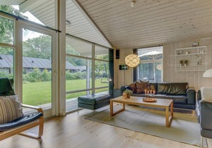 Beautiful recreational house with plenty of space even for 2 families.