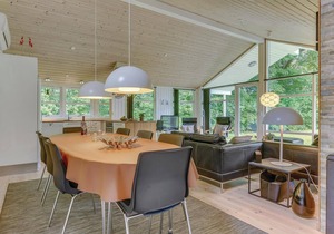 Beautiful recreational house with plenty of space even for 2 families.