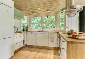 Beautiful recreational house with plenty of space even for 2 families.