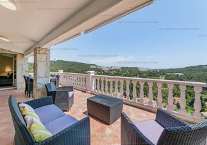 Beautiful sea view, swimming pool, quiet, comfortable, air conditioning, port and beach on foot