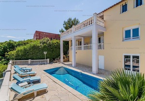 Beautiful sea view, swimming pool, quiet, comfortable, air conditioning, port and beach on foot