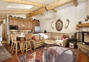 Beautiful Snowmass Getaway! Scenic Views, Balcony, Pool, Hot Tub, Gas FP, Elevator & Trail Access