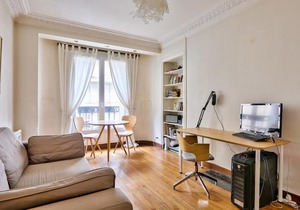 Beautiful sunny two-room apartment with balcony *Paris 13*