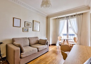 Beautiful sunny two-room apartment with balcony *Paris 13*