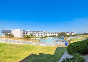 Beautiful Third-Floor Home in Oceanfront Complex w/Shared Pools & Hot Tubs