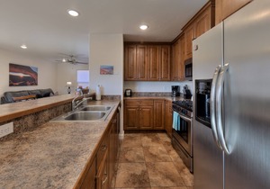 Beautiful townhome with stunning views, two master suites, sleeps 6