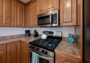 Beautiful townhome with stunning views, two master suites, sleeps 6