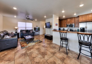 Beautiful townhome with stunning views, two master suites, sleeps 6