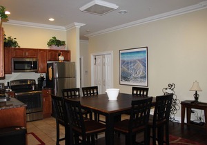Beautiful Two Bedroom, Ski In/Out, Mountainside, Home away from Home!