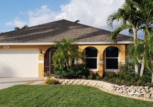 Beautiful Updated Home w/ heated pool/spa - 5 min from the beach