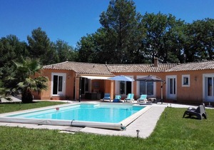 Beautiful villa in Villecroze with a private pool