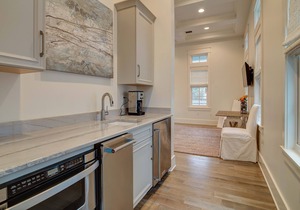 Beautifully Appointed Home In Watercolor with 6 Beach Cruiser Bikes included
