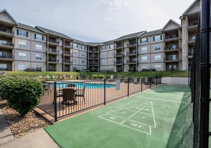 Beautifully Designed Suite with Kitchenette beside Golf Course