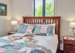 Beautifully Styled 2br W/ 2 Carparks + Aircon