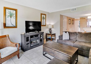 Beautifully Furnished w/ all the comforts of home! Just minutes to the beach