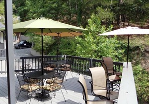 Bella Paradiso Condo 12 - King Studio with Kitchenette - Walk to Downtown, Free