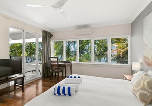 Belle Escapes - Beachfront 3 Bedroom Apartment Alamanda Resort '25'