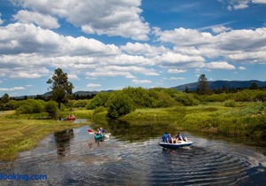 Bend-Sunriver Camping Resort Two-Bedroom Cabin 5