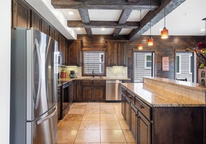 Best Family Friendly Getaway! Luxury Lakefront Villa Dock, Pools, Free Resort Amenities