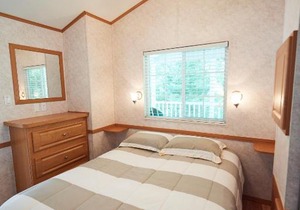 Bethpage Two-Bedroom Cottage 12