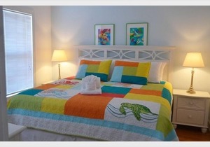 Bimini suite-3 bedroom 3 bath, a block off Duval St w/pool, parking