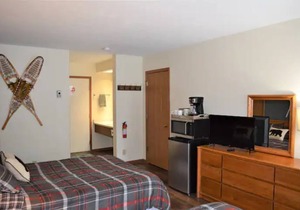 Birch Point Resort Condo #16 - Nelson Lake, Hayward