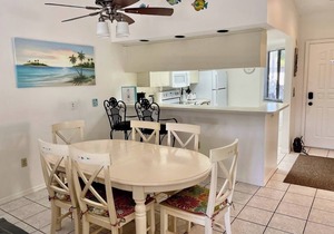 BK-near Beaches and IMG, Pool, Tennis, Pickleball, Shorewalk condo 2 Bedroom/2 Bath lake view