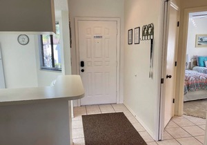 BK-near Beaches and IMG, Pool, Tennis, Pickleball, Shorewalk condo 2 Bedroom/2 Bath lake view