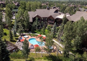 BL6102 | Unforgettable Mtn Getaway | 4 Pools | Walk to Mountain | Winter Shuttle