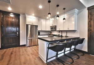 Blackstone Residence w/Pool & Hot tub