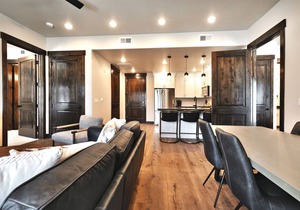 Blackstone Residence w/Pool & Hot tub