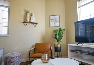 ★Blissful 1BD/1BA + Gym - Downtown Wichita★