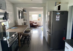 "Blue Heaven"- Airy cottage just steps from Pine Point Beach, Maine