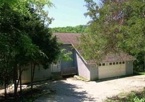 Blue Moon-Lakefront-Sleeps 25! 3 Levels, On Secluded Quiet Cove-Marina Nearby