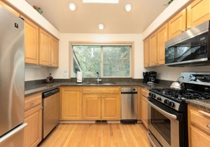 BLUE05 - Spacious Home, Close to the Deschutes River, Hot Tub, 2 Ensuites