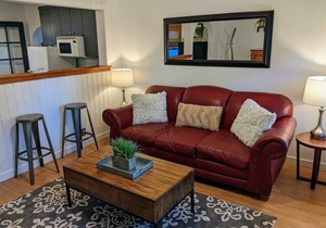 Bluebird Day - River Otter, Charming 1BR duplex in Old Downtown Bend