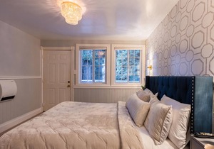 Boho Manor Resort - Room B