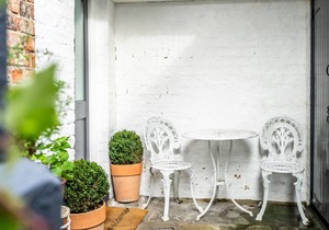 Bootham in Style - a couples retreat that sleeps 3 guests in 1 bedroom