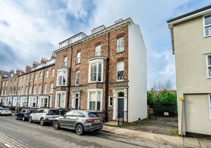 Bootham in Style - a couples retreat that sleeps 3 guests in 1 bedroom