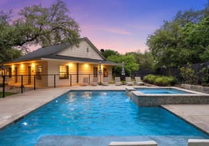 Boutique-Style Private Poolside Retreat #5 Surrounded by Nature & Outdoor Play