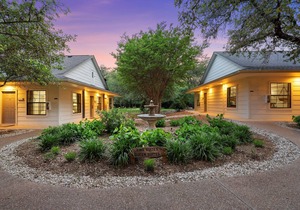 Boutique-Style Private Poolside Retreat #5 Surrounded by Nature & Outdoor Play