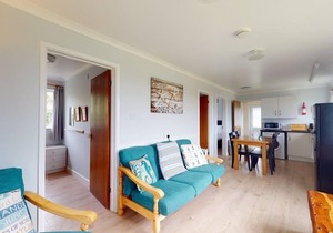 Bramble is a comfortable holiday bungalow within walking distance of the stunning coast line